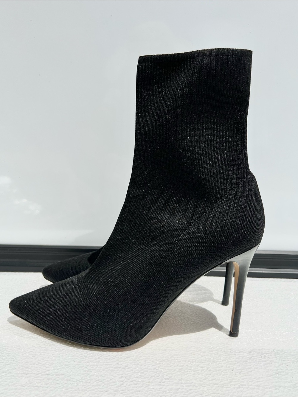 Saks Fifth Avenue Women’s Black Stiletto Heel Ankle Sock Boots Size 8